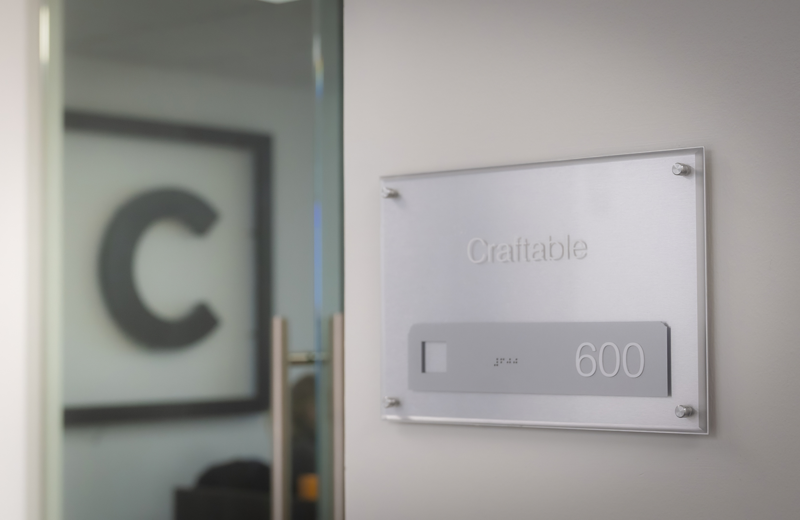 OFFICE 04